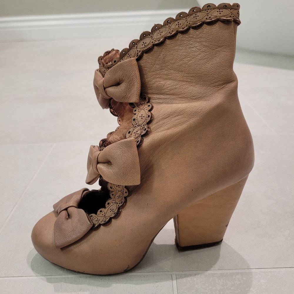 Jeffery Campbell Bowtie Boots Size 6.5